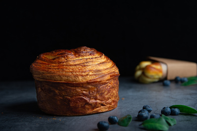 暗調(diào)靜物攝影 捕捉蛋糕、面包與馬卡龍的藝術魅力